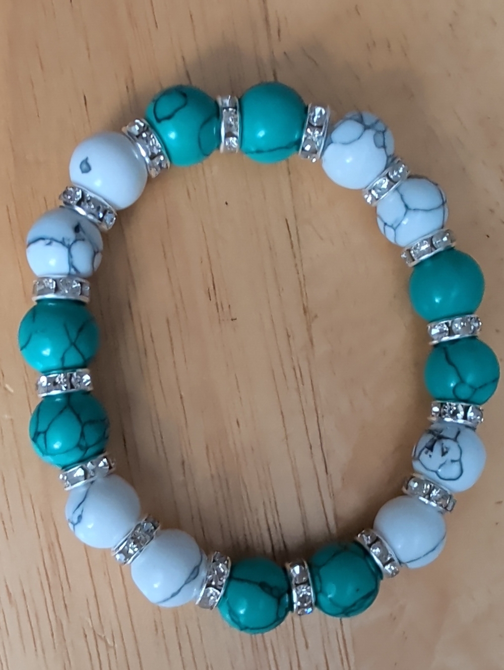 Turquoise & White Beaded Stretch Bracelet - Elegant Women's Jewelry NWOT
